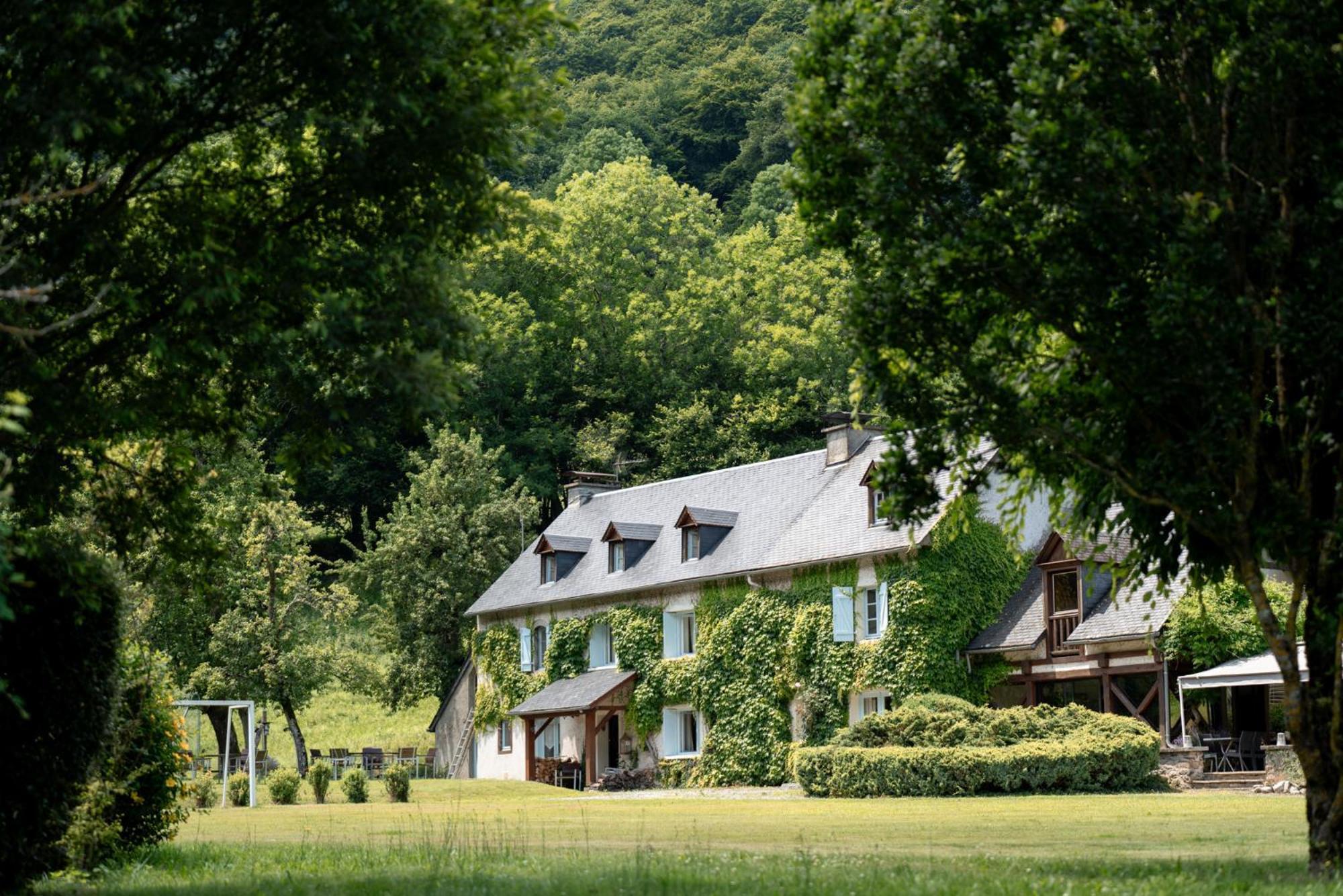 Domaine de Ramonjuan Hotel Bagneres-de-Bigorre Bagian luar foto